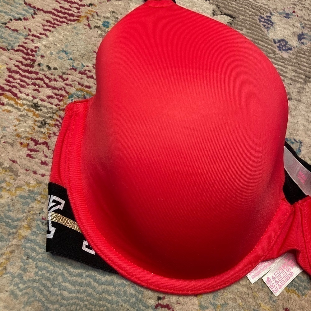 Victoria’s Secret Red And Black Lined Wear Everywhere T-Shirt Bra Size 34D - Picture 2 of 14